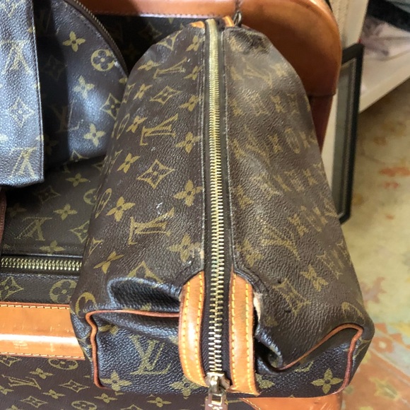 Vintage Louis Vuitton toiletries bag - Picture 2 of 5